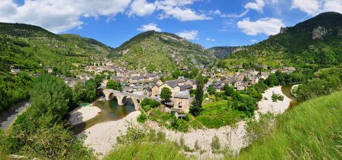 LA LOZERE, CANOURGUE, GORGES DU TARN & DE LA JONTE (2005)