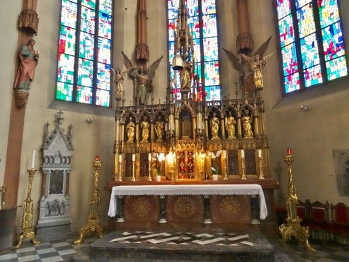 Maeibor: autor de la Cathédrale (photos)