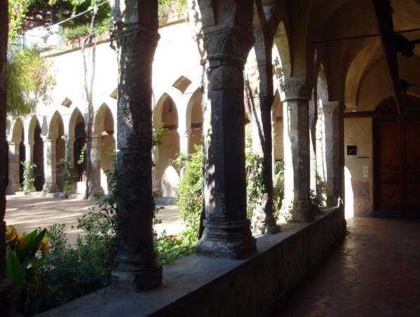 Sorrente, Cloître de l'église San Francesco