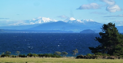 Lac Taupo et Mont Tongariro en arrière plan 