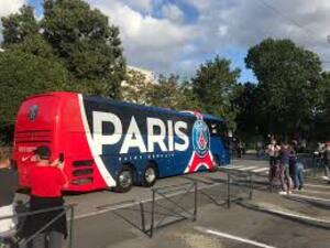 story life bus psg soccer team 