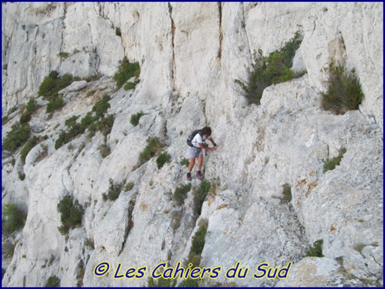 Calanques, Podestat par le pas de la Demi Lune.