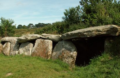 TOP 8 des menhirs et dolmens en Côtes d'Armor | Bretagne