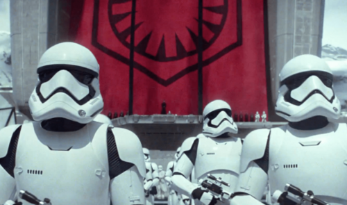 Star Wars : Le Réveil de la Force : J.J. Abrams s'est inspiré des nazis pour le First Order