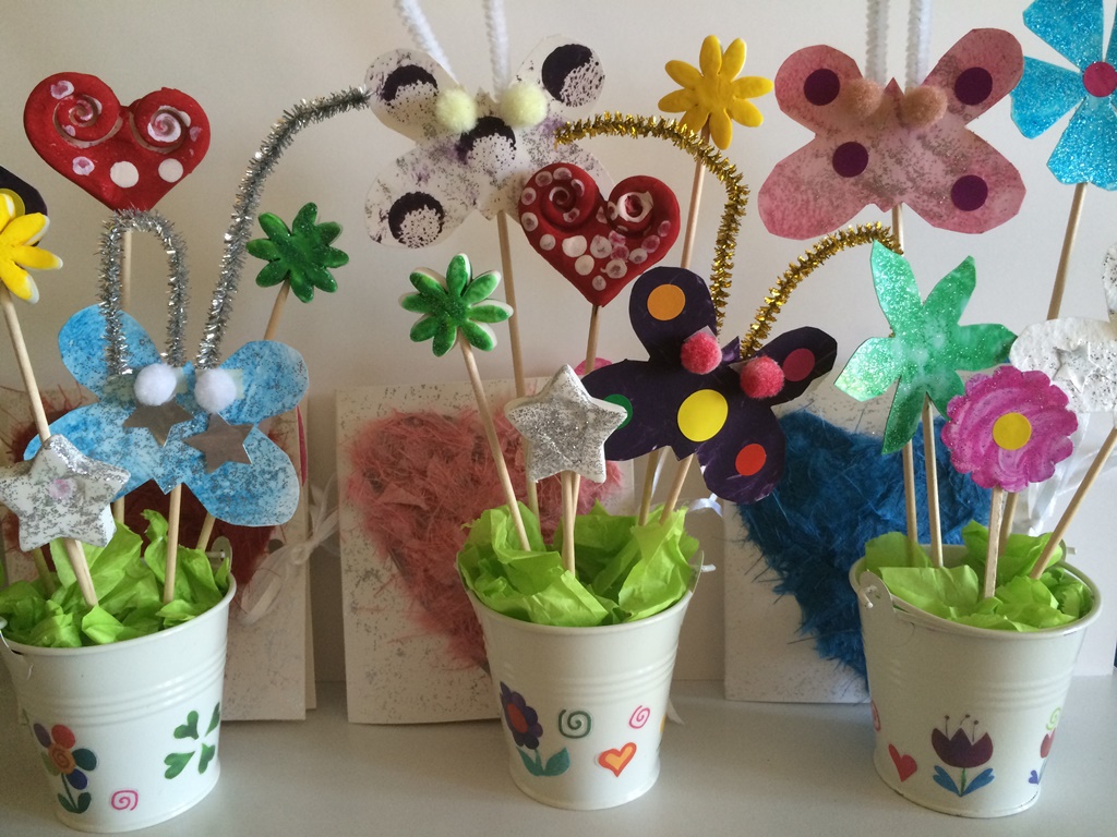Pots de fleurs et papillons - Les Pious de Chatou (Assistante Maternelle  Chatou