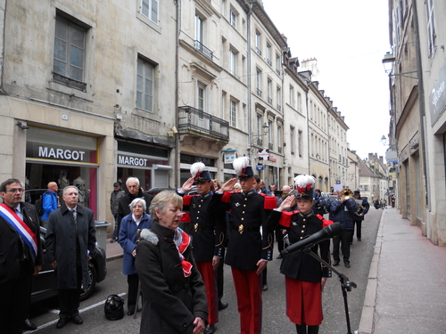 *  Le 8 mai à Dole - Un bel hommage au général Saint-Hillier