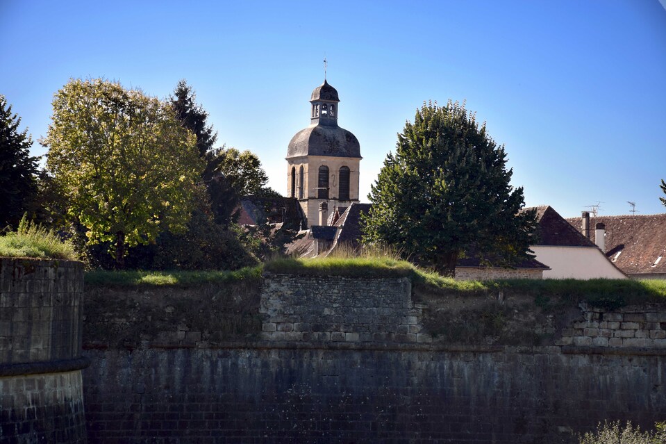  J38 - Navarreinx - L'église St Germain d'Auxerre