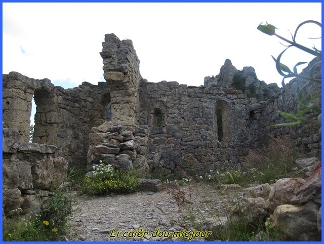 Aveyron causse noir, l'église st Jean de Balmes, l'ermitage st Michel 