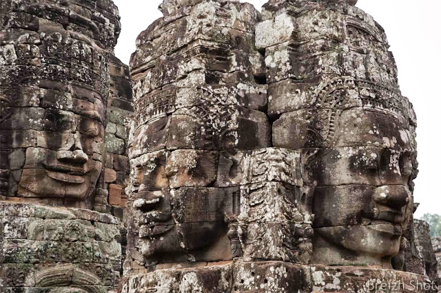 Angkor Thom, le Bayon - visages géants à 4 faces Angkor Thom, le Bayon - visages à 4 faces