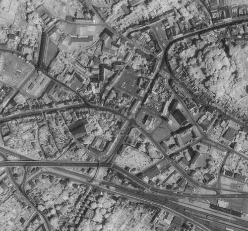 Saint-Pol-sur-Ternoise - Centre-ville en 1971, Église Saint-Pol et l'Hôtel de Ville au centre (remonterletemps.ign.fr)