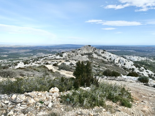 Peut être une image de montagne