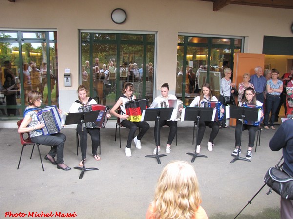 Un beau concert de France-Accordéon a été donné au Salon des Peintres des Amis du Châtillonnais