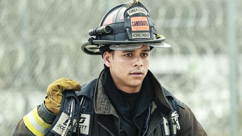 Chicago Fire : Charlie Barnett "brisé" par son départ de la série