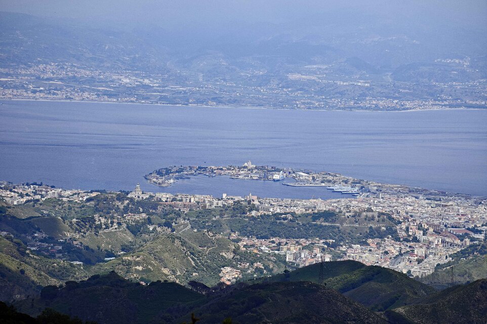 Monte Antenammare - Panorama sur le détroit et la ville de Messine