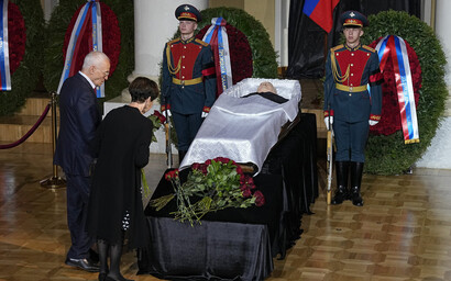La Russie fait ses adieux à Mikhaïl Gorbatchev, au minima et sans Vladimir  Poutine - Benin Web TV
