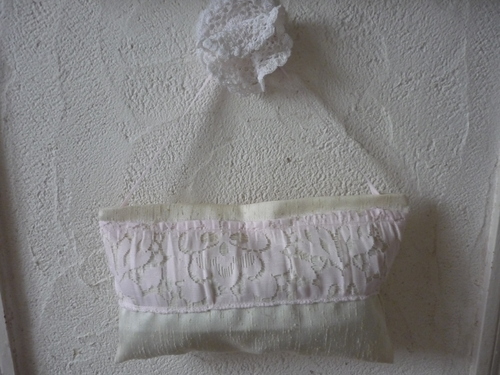 Coussin de naissance à accrocher à la porte de Bébé