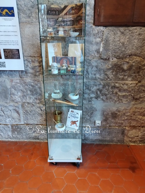 Fréjus, le cloître de la cathédrale saint Léonce