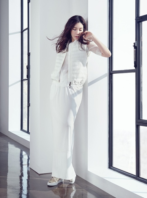 Lee Ji Ah pour Noblesse