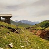 Bâtiment en ruine de la mina Elisita devant Garmo Negro et Algas Argualas