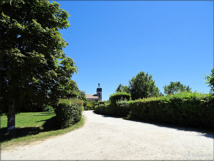 Le clocher de l'église de Vayres (Gironde)