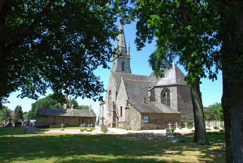 L'église et le calvaire de Guéhénno (56420)
