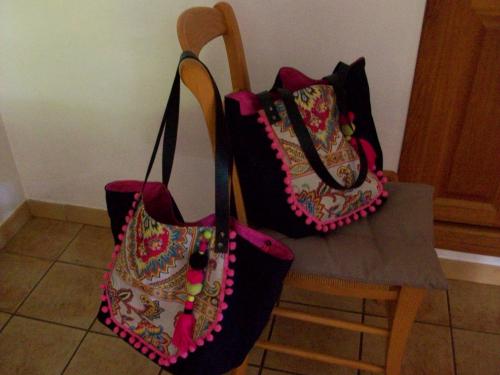 Sac cabas bohème avec pompons