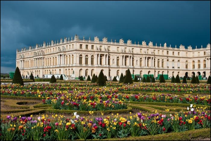 Des Plus Grandes Forteresses Médiévales... Aux Châteaux De Légende...