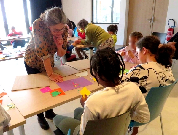 Marige Ott a animé un joyeux atelier créatif à destination des enfants, à la médiathèque Municipale de Châtillon sur Seine