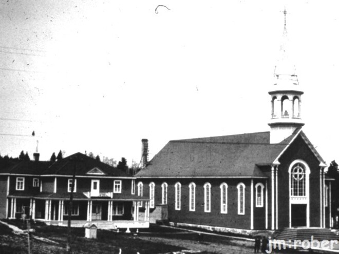 Chicoutimi , Souvenir d'un village fantôme 