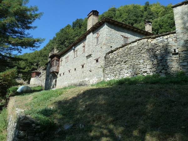 Metsovo, adossée à la montagne * 