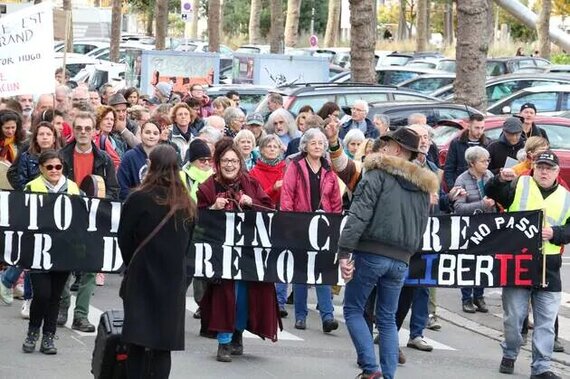 Lorient (56). 200 manifestants contre le passe sanitaire   (OF.fr-13/11/21-16h31)