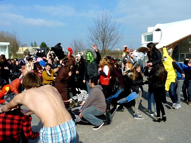 Harlem shake Metz Pompidou 30 Marc de Metz 02 03 2013