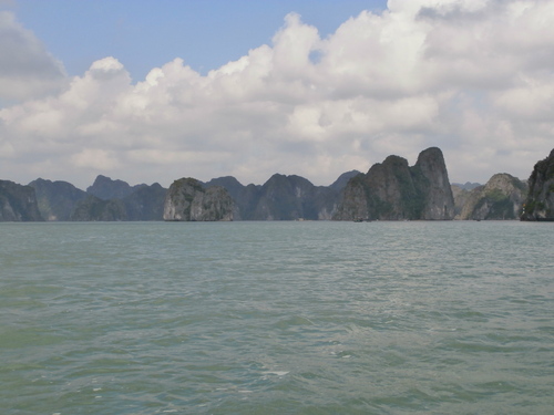 Baie d'Halong et le "Halong terrestre"