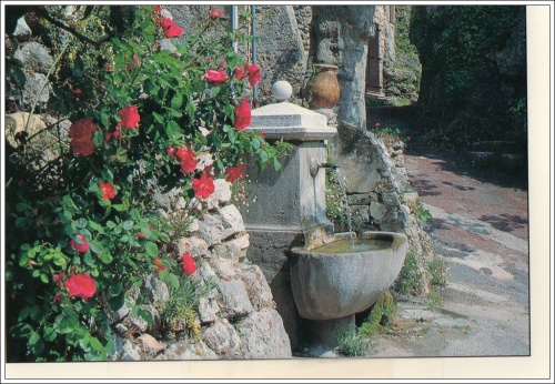 Fontaine de village en provence