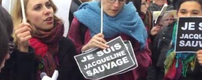 Un des slogans des manifestants : «Je suis Jacqueline Sauvage»./ AFP