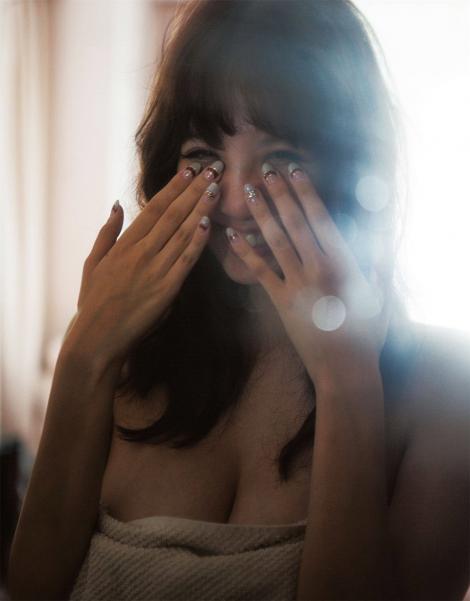 Photobooks : ( Rara Anzai : Nude Photobook 「Hello,Goodbye」 )