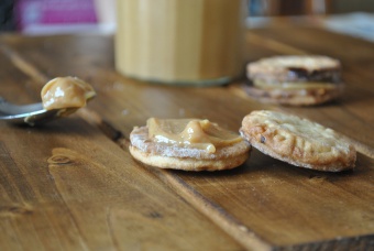 Biscuits à la noisette et à la confiture de lait