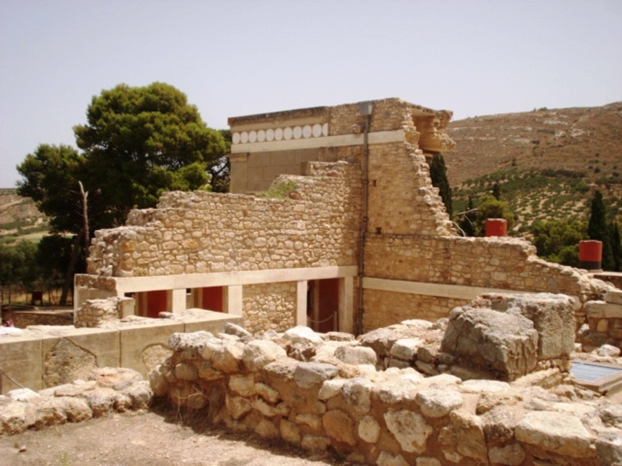 VISITE D'UN SITE ARCHEOLOGIQUE A  CNOSSOS  EN GRECE  JUIN   2014  (3)