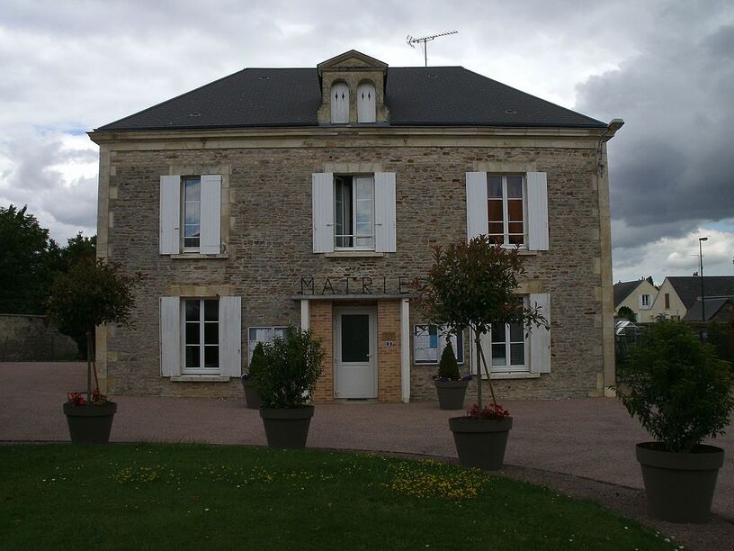 Mairie de Soumont Saint Quentin.jpg