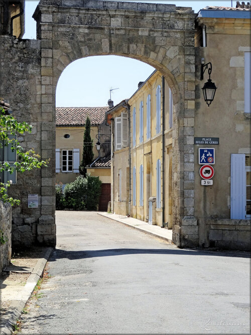 Photo de la porte de la ville - Rions - Gironde