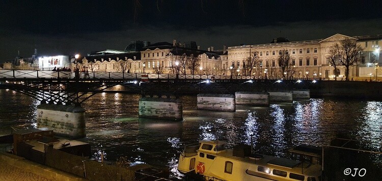 Paris by Night ...