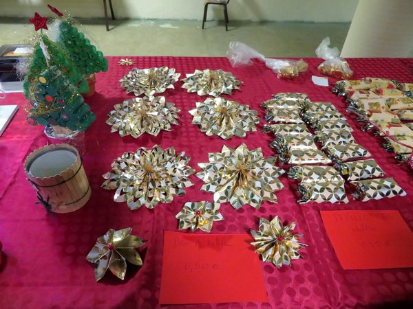 Le marché de Noël de l'école Saint-Bernard a recelé des merveilles, réalisées par les élèves et leurs amies cigales et fourmis.....