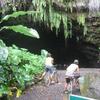 Grotte près de Paea