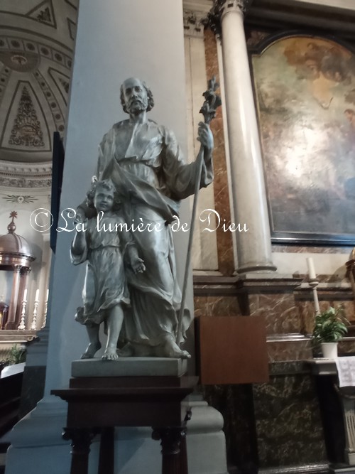 Menin (Belgique), l'église Saint Vaast