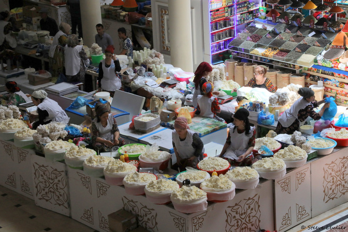 Le marché couvert de Douchanbé, Tadjikistan