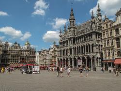 LE PALAIS ROYAL & BRUXELLES