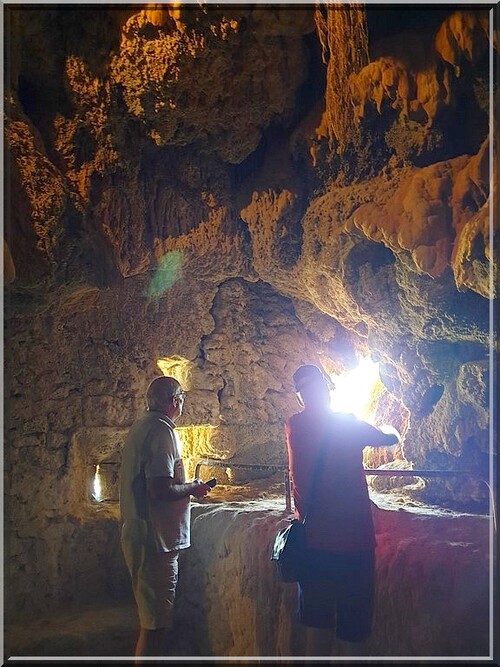 1020 - Villecroze-les-Grottes dans le Var (83)