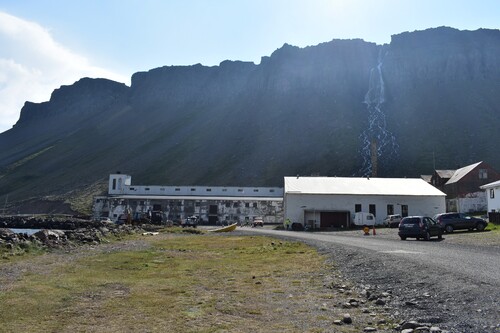 De Laugarhóll à Urðartindur (Nordurfjördur)