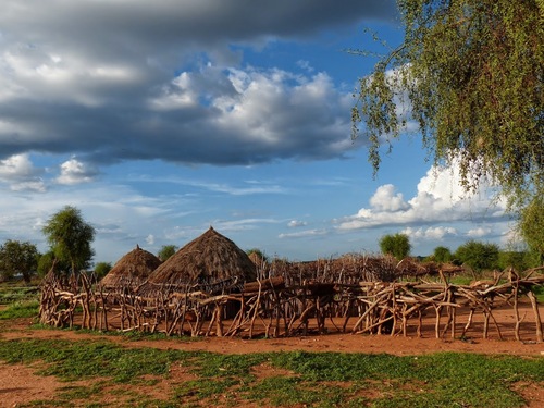 arrivée dans un village de la tribu des hamers