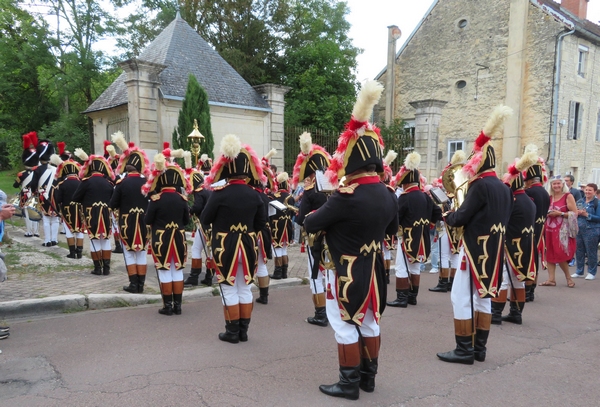 Un superbe défilé de la Garde Impériale de Dijon dans la ville de Châtillon sur Seine, a ébloui les spectateurs  samedi 12 août 2023